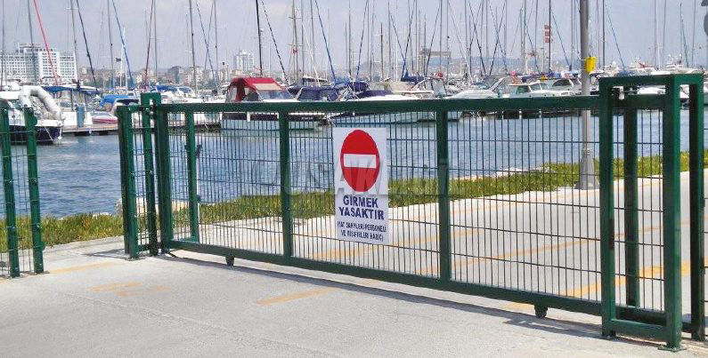 SÜRGÜLÜ KAPILAR
